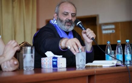 «Ղարաբաղը չկա, ո՞ւր է, ոչ ոք չի խոսում». 86-ամյա հադրութցին՝ Բագրատ սրբազանին