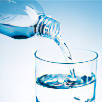 7 научно обоснованных преимуществ для здоровья от употребления воды