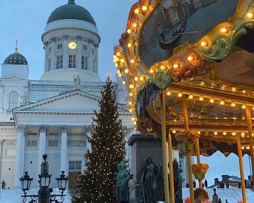 Tuomaan markkinat ja jouluinen Helsinki