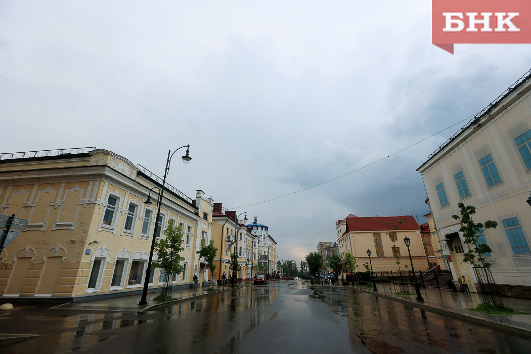 Дожди с грозами задержатся в Коми