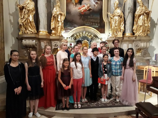 Соло юных скрипачек из Коми признали лучшими на конкурсе в Австрии
