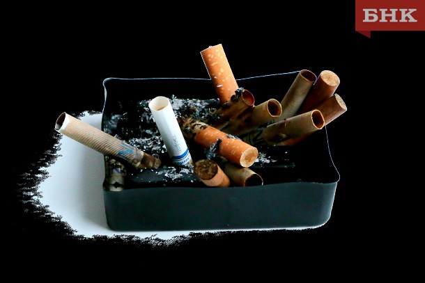 Верховный суд обязал курильщиков компенсировать вред соседям