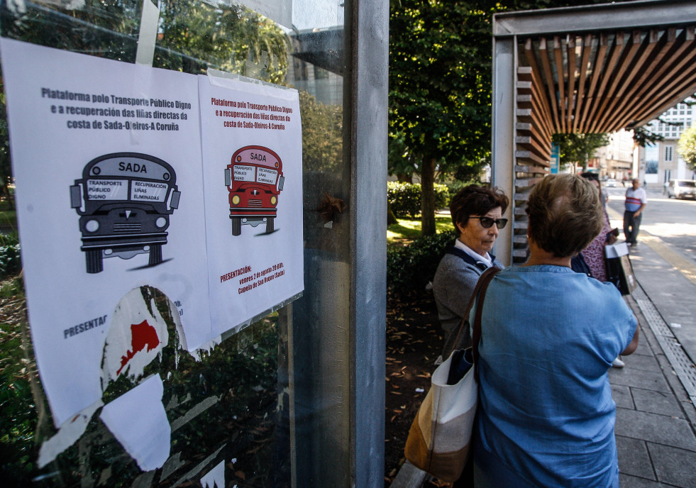 El malestar ciudadano  por la situación de los autobuses metropolitanos llega  el Parlamento gallego