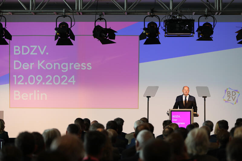 s:39:"Bundeskanzler Scholz beim BDZV-Kongress";