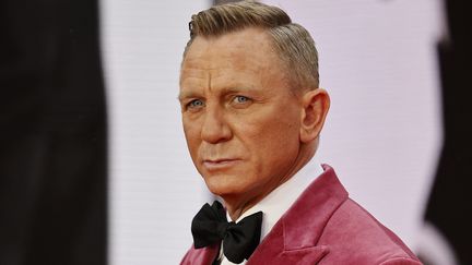 L'acteur britannique Daniel Craig, qui incarne James Bond pour la 5e fois dans "Mourir peut attendre", arrive à l'avant-première du film, mardi 28 septembre à Londres (Angleterre). (TOLGA AKMEN / AFP)