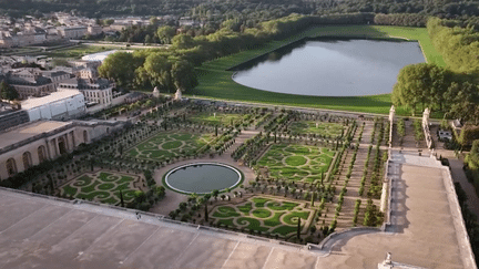 Château de Versailles : le monument vu du ciel (France info)