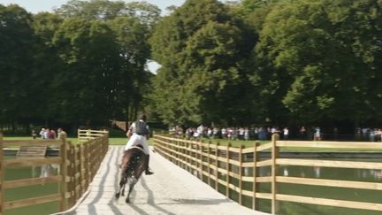 Paris 2024 : le parc du château de Versailles transformé pour les épreuves d'équitation (france info)