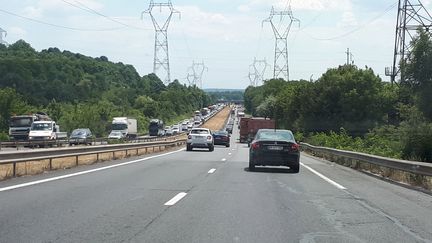 Circulation sur l'A104 à hauteur de Villeparisis (Seine-et-Marne), en août 2019. (STÉPHANIE BERLU / FRANCE INFO)