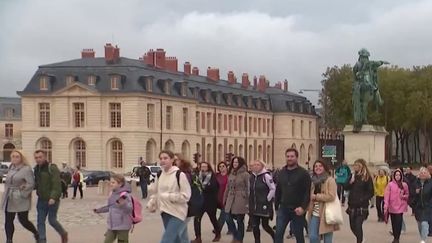 Alertes à la bombe : le château de Versailles évacué pour la cinquième fois en moins d’une semaine (Franceinfo)