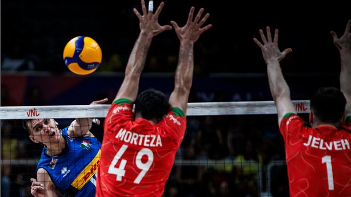 L&#39;azzurro Yuri Roman&ograve; in attacco contro l&#39;Iran foto FIVB
