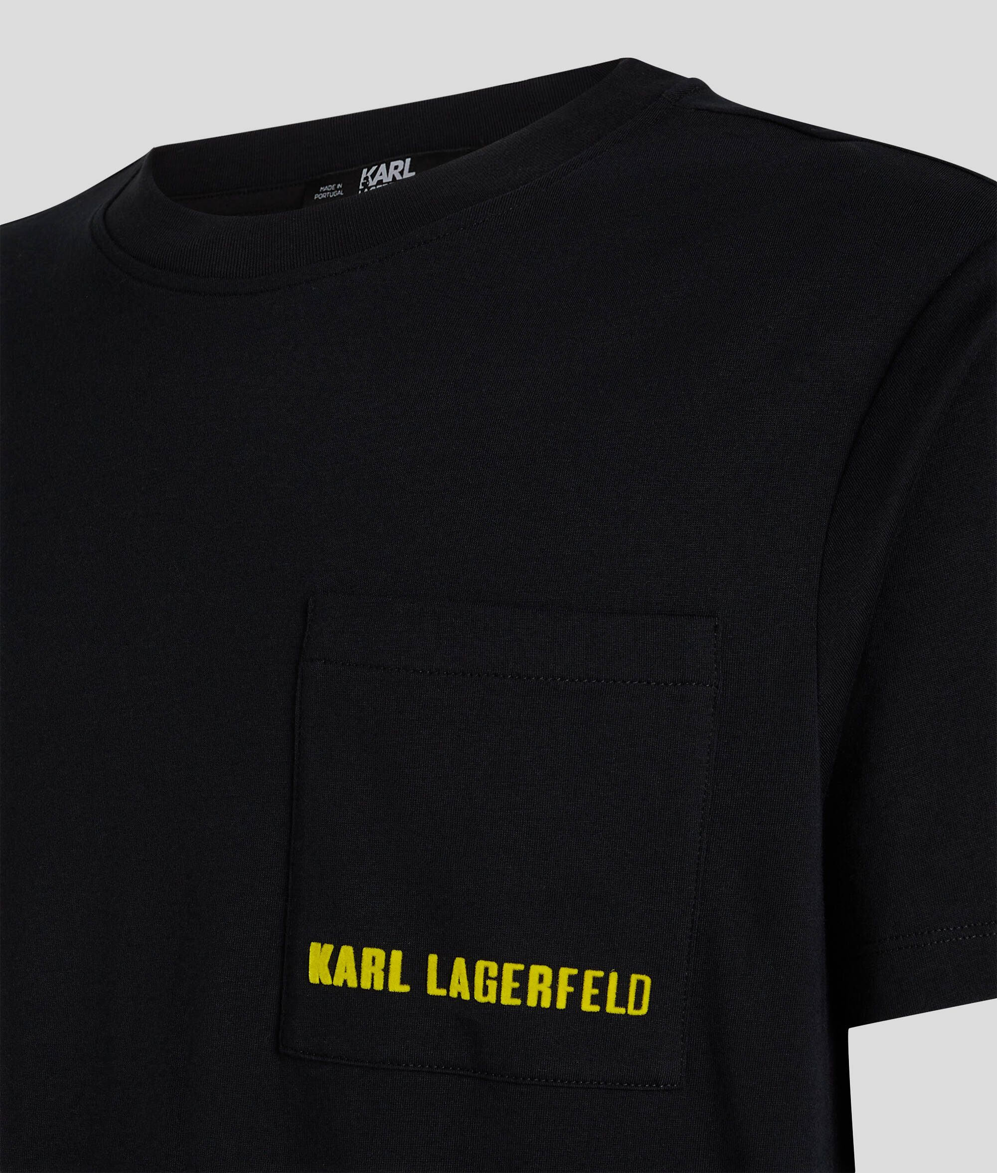 T-SHIRT MET ZAKJE EN KARL-LOGO