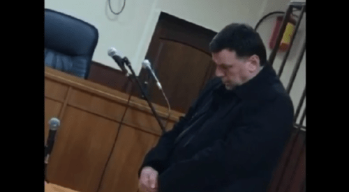 Тагир Велагаев в суде. Стоп-кадр видео от 19 марта 2022 года,https://www.youtube.com/watch?v=NlNf4EyaD80