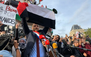 Plusieurs centaines de personnes se sont réunis place de la République en soutien à Gaza, mardi 28 mai.