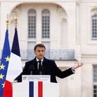 Ecriture inclusive : Macron appelle à "ne pas céder aux airs du temps"