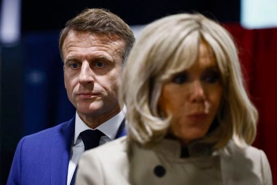 Emmanuel Macron et Brigitte Macron lors du premier tour des législatives au Touquet, le 30 juin 2024.