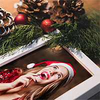 Фотоефект - Christmas frame decorated with cones