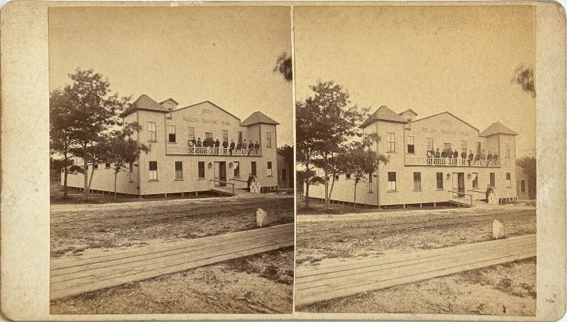 Stereograph of a group assembled on the balcony of the Onset Roller Rink.