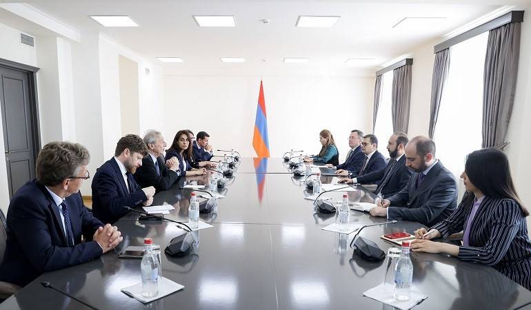 Встреча министра иностранных дел Армении с председателем Совета департамента Франции О-де-Сен Жоржем Сиффреди