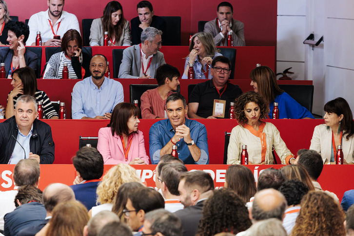 Pedro Sánchez, en el centro en la reunión del Comité Federal del pasado sábado.