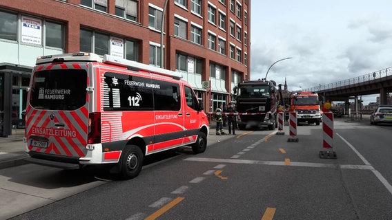 Der Bereich um den Lkw wurde abgesperrt. © NonStopNews 