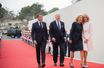 Brigitte Macron très complice avec Jill Biden durant les commémorations des 80 ans du Débarquement, en Normandie, jeudi 6 mai.