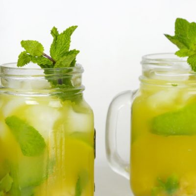 Лимонад из ананаса и яблока «Дерзкая мята» - рецепт с фото