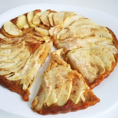 Яблочный тарт с корицей - рецепт с фото