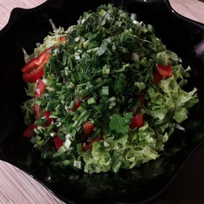 Фото рецепта - Салат «Свежесть» из овощей - шаг 6