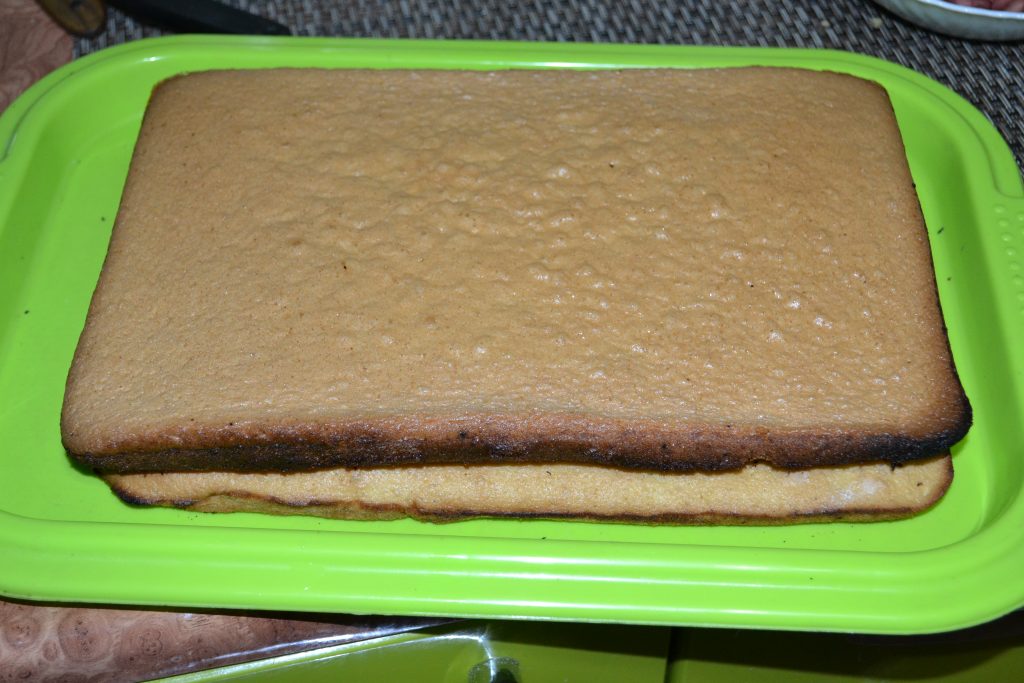 Фото рецепта - Бисквитный торт с творогом и апельсином - шаг 5