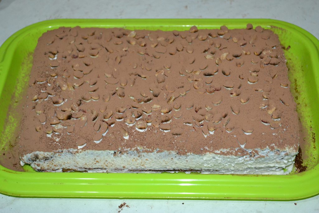 Фото рецепта - Бисквитный торт с творогом и апельсином - шаг 11