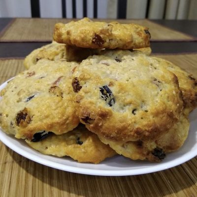 Овсяное печенье с изюмом и курагой - рецепт с фото