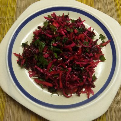 Диетический овощной салат из корнеплодов - рецепт с фото