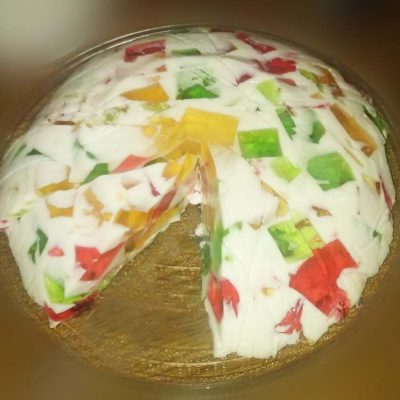 Желейный торт «Битое стекло» из бисквита - рецепт с фото