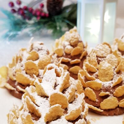 Новогодние шишки из овсяного печенья и варёной сгущёнки без выпечки - рецепт с фото