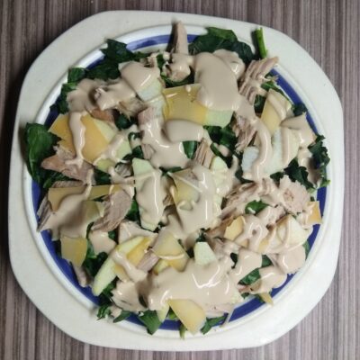 Салат со шпинатом, бужениной и яблоком - рецепт с фото