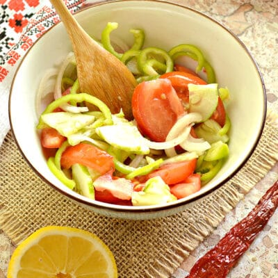 Овощной салат с медовой заправкой - рецепт с фото