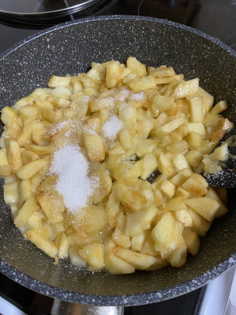 Фото рецепта - Пирожки с яблоками - шаг 10
