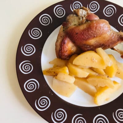 Крылья индейки и картофель, запечённые в рукаве - рецепт с фото