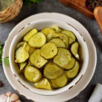 Пряный салат на зиму из огурцов и лука - рецепт с фото
