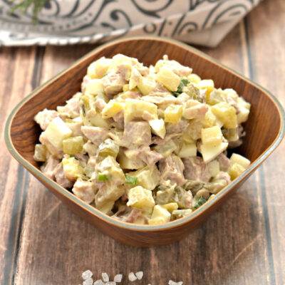 Картофельный салат со свининой и солёными огурцами - рецепт с фото