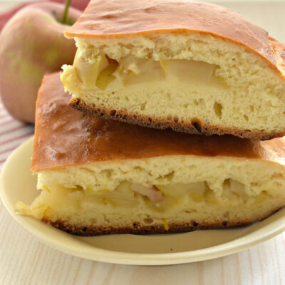 Пирог из дрожжевого теста с яблоками и лимоном - рецепт с фото