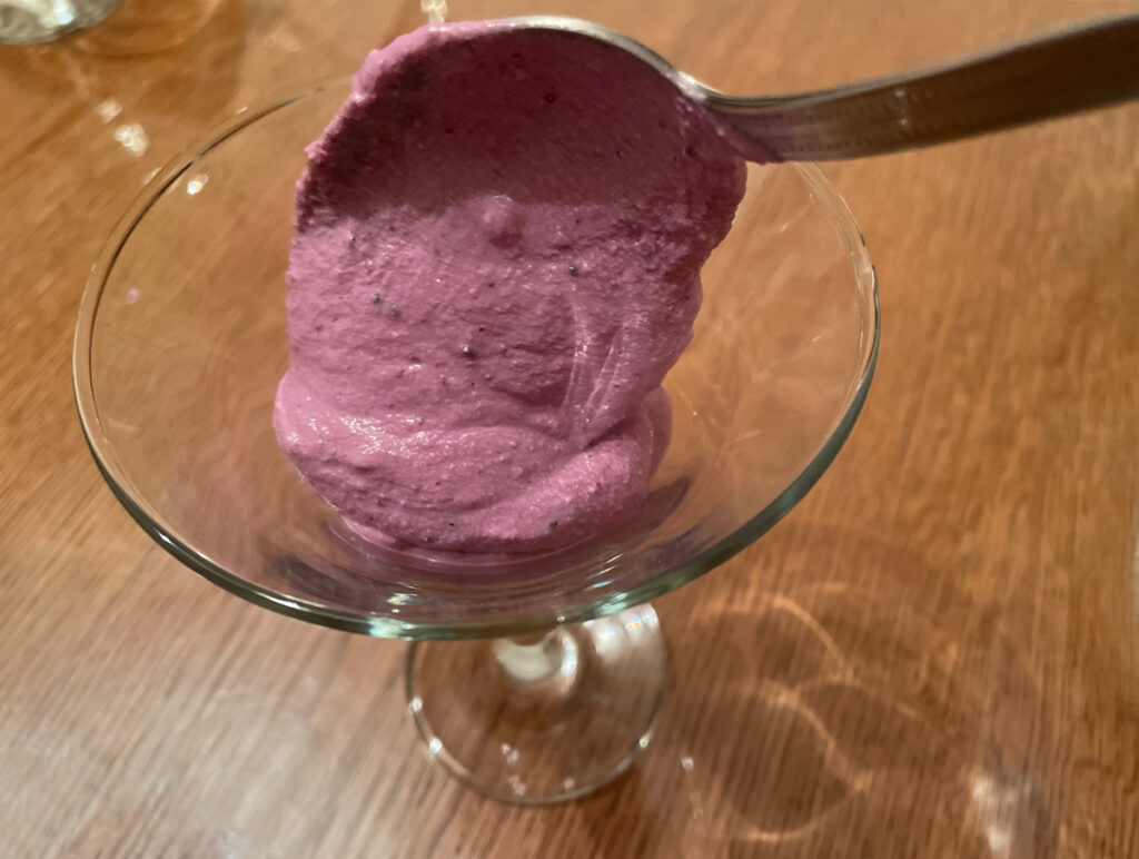 Фото рецепта - Творожно-ягодный десерт на желатине - шаг 5