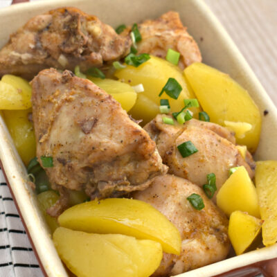 Курица с картошкой в рукаве в духовке - рецепт с фото