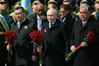 Президент России возложил цветы к могиле Неизвестного солдата