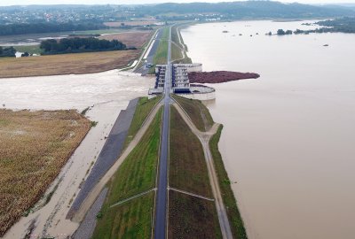 Powódź w Polsce: Stabilizuje się poziom wody w zbiorniku Racibórz Dolny