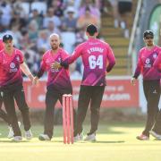Somerset beat Sussex by six wickets with 14 balls to spare on Thursday evening.