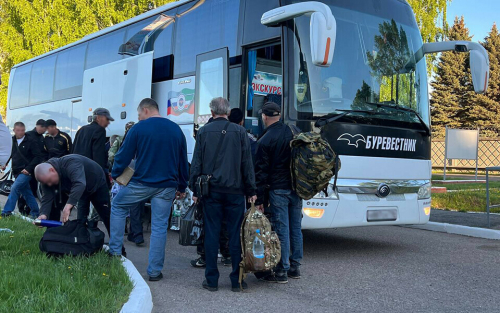 «Поможем нашим ребятам приблизить победу»: контрактники из Татарстана уехали на полигон