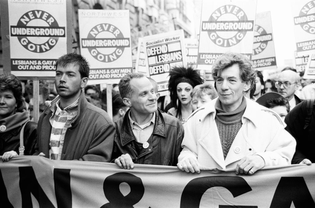 A crowd of protestors holding signs which read 'never going underground'