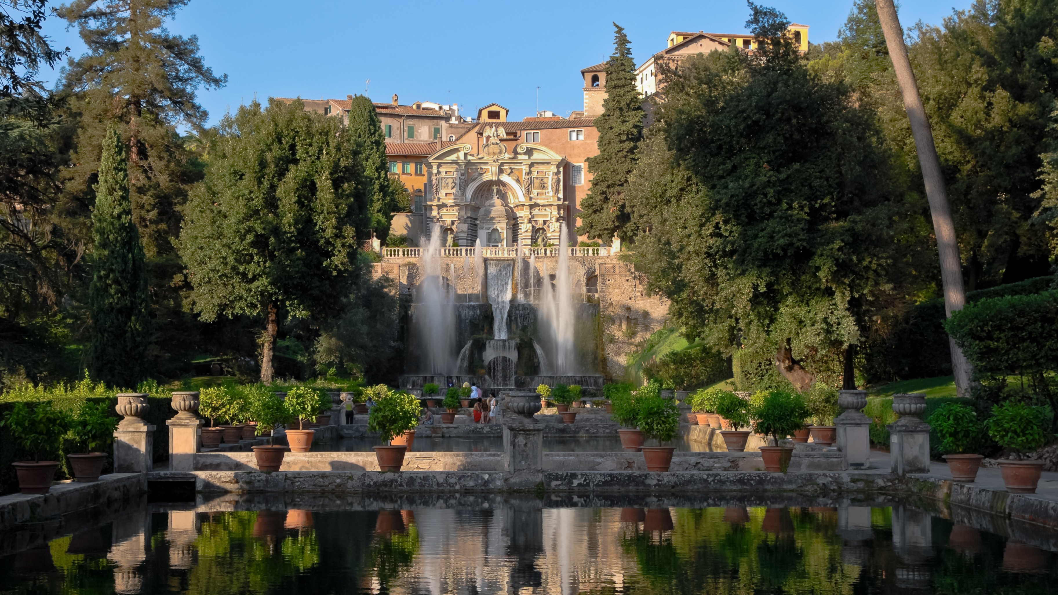 Perhaps the greatest show-off garden of all: Villa d’Este in Tivoli, near Rome