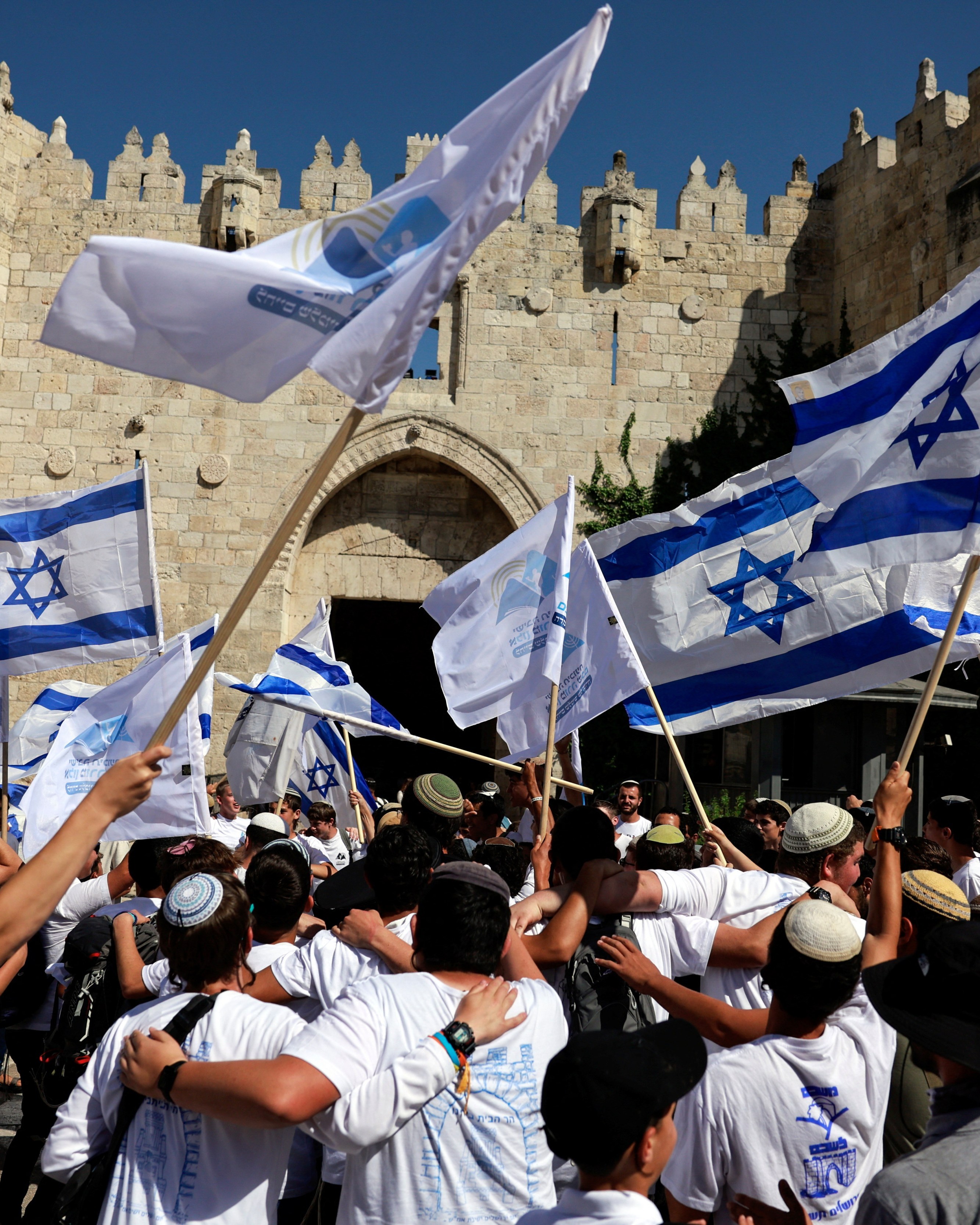 Thousands of Israeli nationalists march into the Muslim quarter of Old City